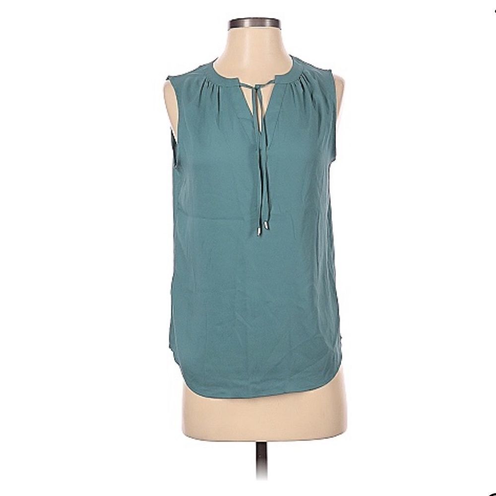 🌟 Ann Taylor Sleeveless Top